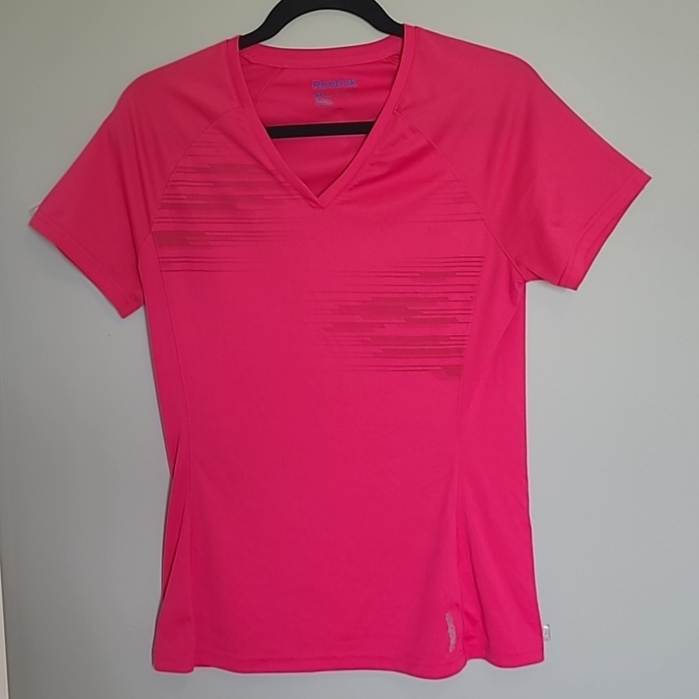 𝅺Reebok Pink Short Sleeve Active Tee medium